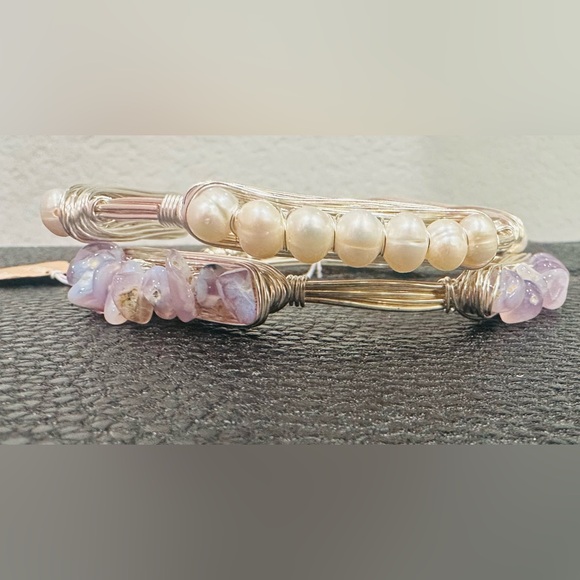 NWT; 2 Bangle Bracelets, Fresh Water Pearls, & Raw Amethyst’s - Picture 3 of 6
